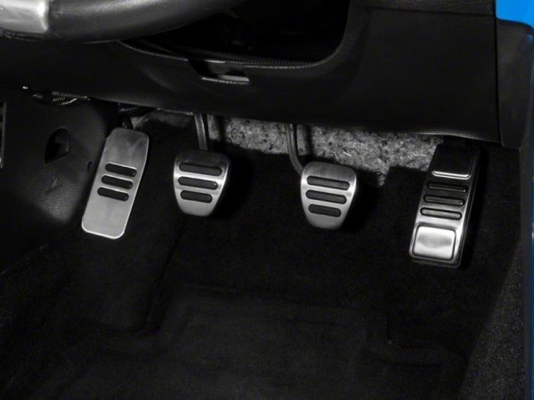 Modern Billet GT500 Style Pedal Covers (05-14 Schaltgetriebe) 11049