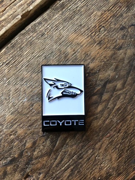Coyote Emblem weiss schwarz 